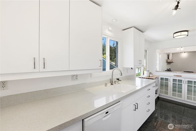 8605 46th Avenue SW, Seattle, WA 98136