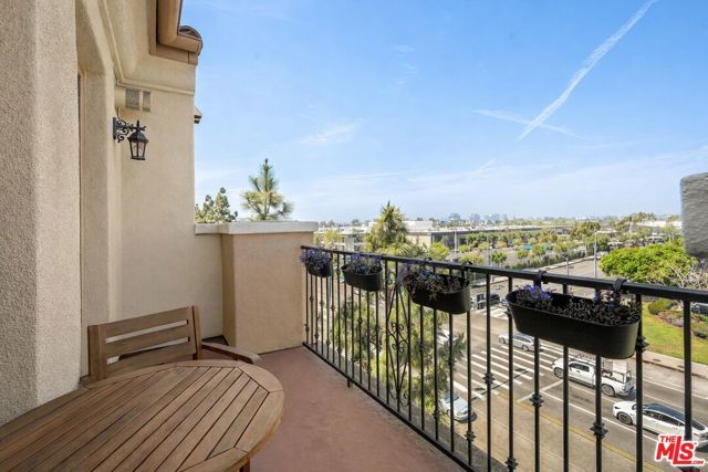 12975 Agustin Place 418, Los Angeles, CA 90094