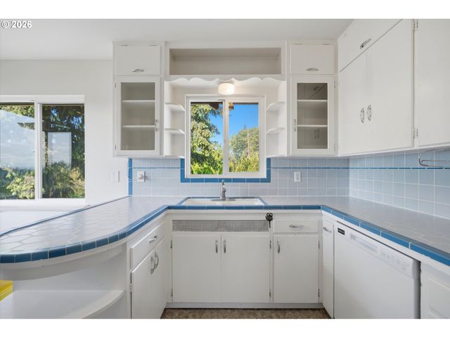 7214 Sw 10TH Ave, Portland, OR 97219