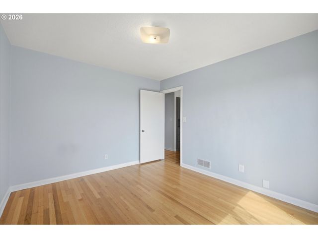 7214 Sw 10TH Ave, Portland, OR 97219