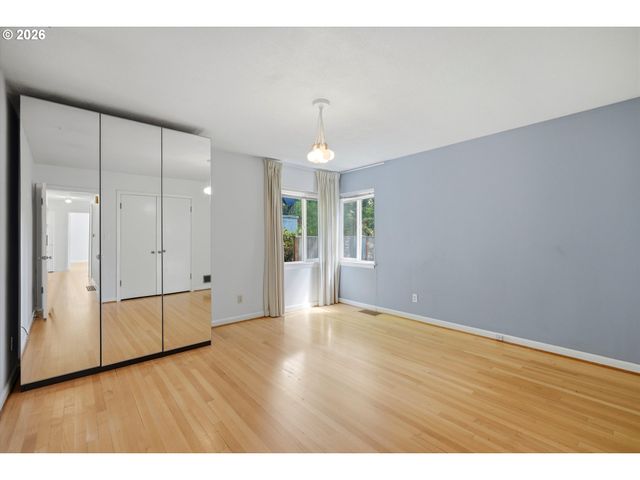 7214 Sw 10TH Ave, Portland, OR 97219