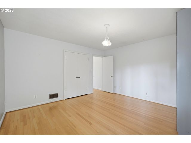 7214 Sw 10TH Ave, Portland, OR 97219