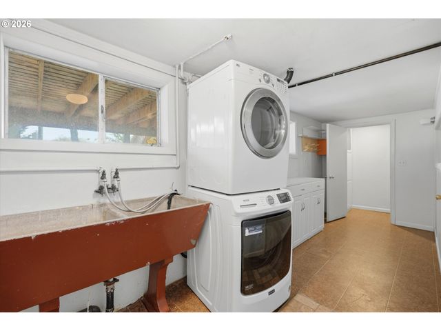 7214 Sw 10TH Ave, Portland, OR 97219