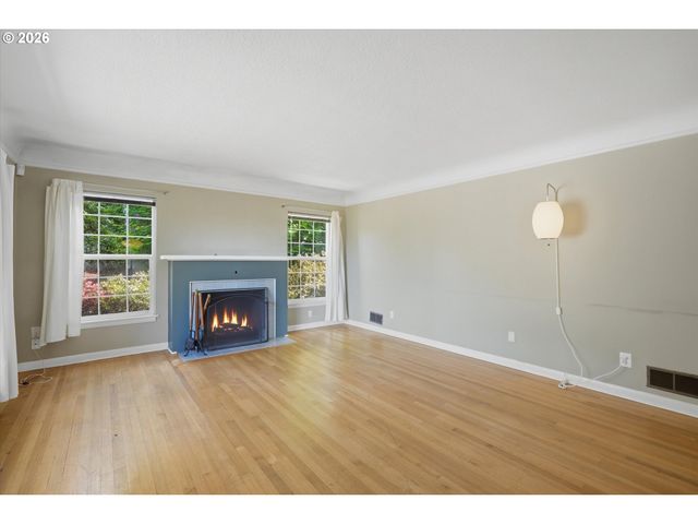 7214 Sw 10TH Ave, Portland, OR 97219