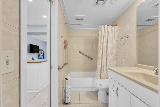 4627 Bougainvilla Dr Apt 1A, Fort Lauderdale, FL 33308