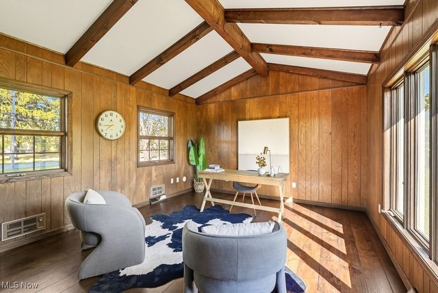 831 River Road, Hinckley, OH 44233