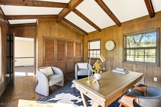 831 River Road, Hinckley, OH 44233