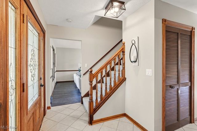 831 River Road, Hinckley, OH 44233