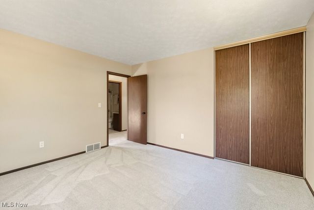 831 River Road, Hinckley, OH 44233