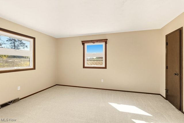 831 River Road, Hinckley, OH 44233