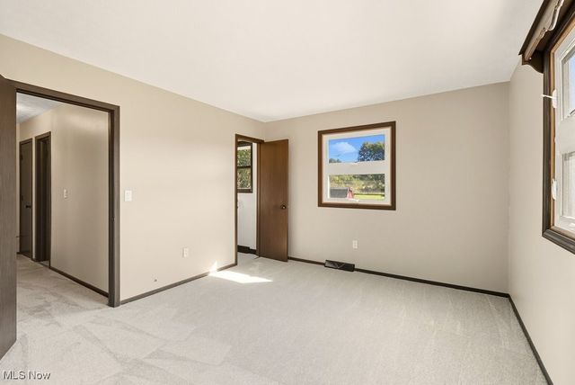 831 River Road, Hinckley, OH 44233