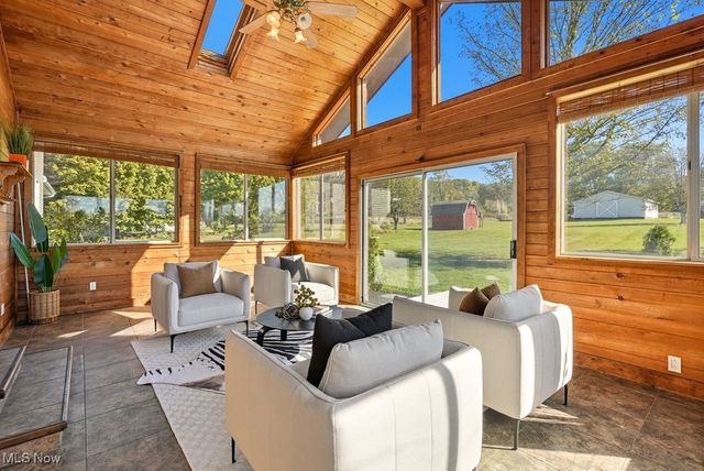 831 River Road, Hinckley, OH 44233