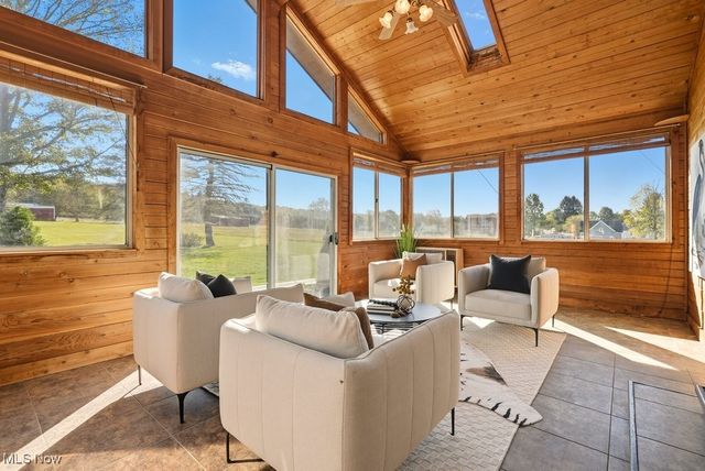 831 River Road, Hinckley, OH 44233