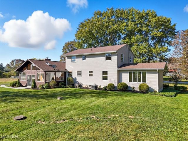 831 River Road, Hinckley, OH 44233