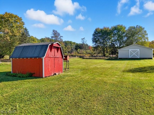 831 River Road, Hinckley, OH 44233