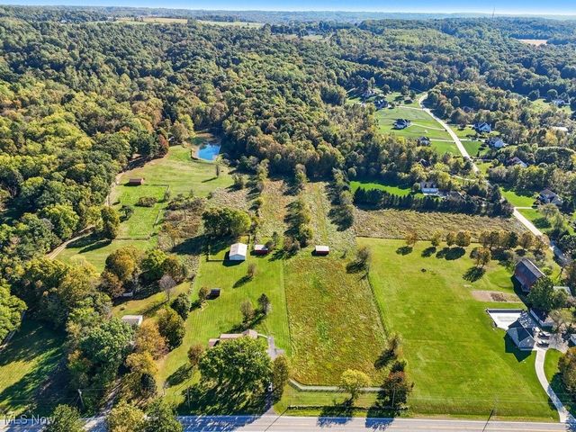 831 River Road, Hinckley, OH 44233