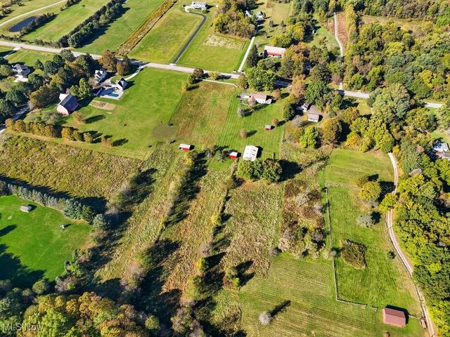 831 River Road, Hinckley, OH 44233