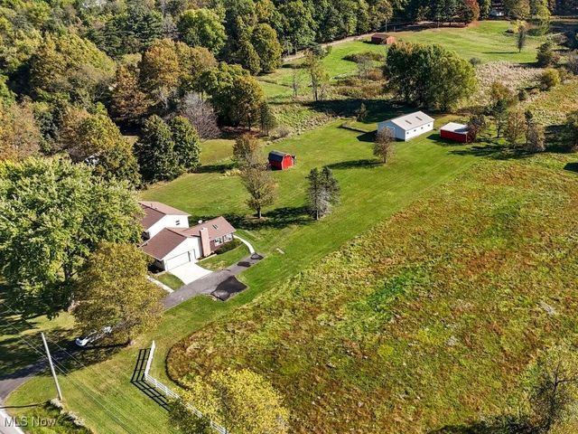 831 River Road, Hinckley, OH 44233