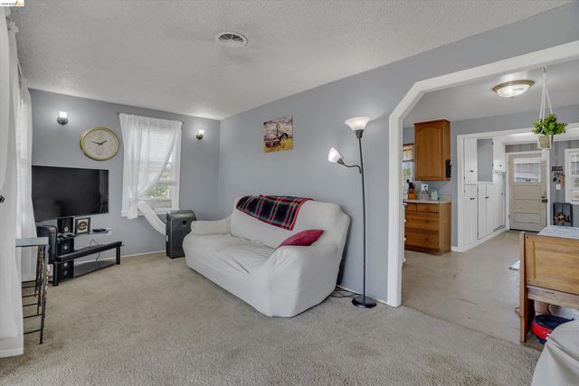 2080 Ohara Ave, Oakley, CA 94561