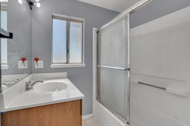 2080 Ohara Ave, Oakley, CA 94561
