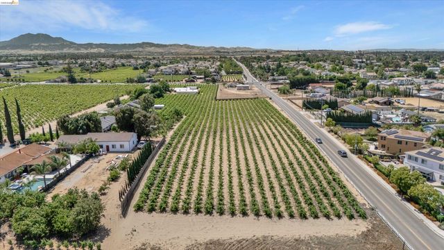 2080 Ohara Ave, Oakley, CA 94561