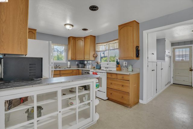 2080 Ohara Ave, Oakley, CA 94561