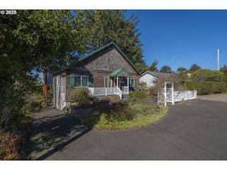 6935 SALAL Ave, Gleneden Beach, OR 97388