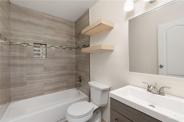 824 Pelican Street, Alamo, TX 78516