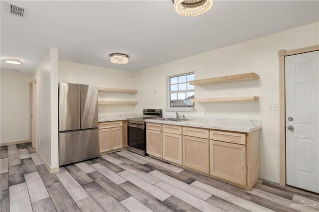 824 Pelican Street, Alamo, TX 78516