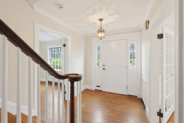 155 Bond St, Norwood, MA 02062