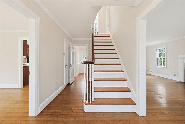 155 Bond St, Norwood, MA 02062