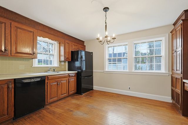 155 Bond St, Norwood, MA 02062