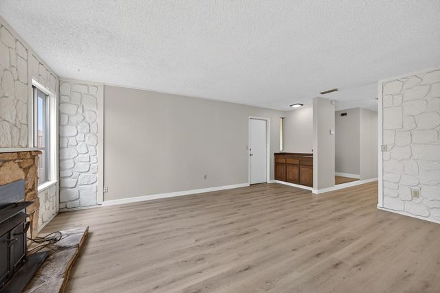 7998 Caceres Way, Sacramento, CA 95823