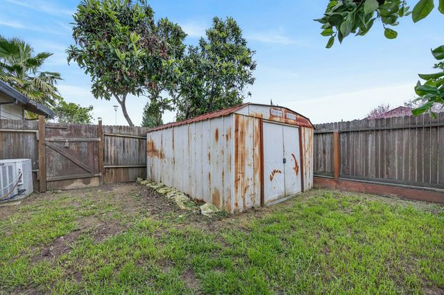 7998 Caceres Way, Sacramento, CA 95823