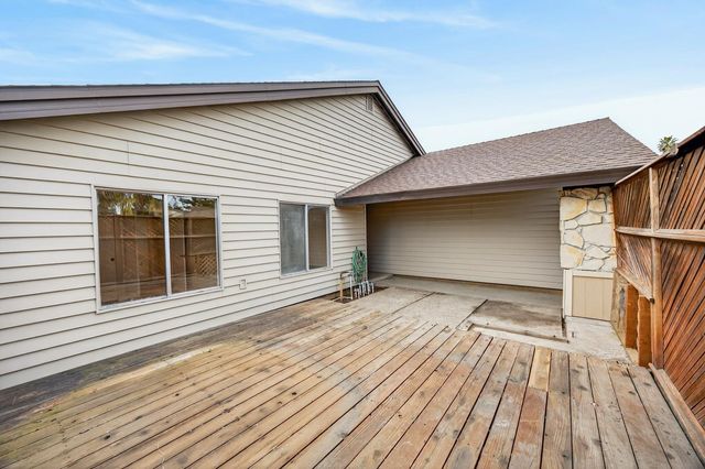 7998 Caceres Way, Sacramento, CA 95823