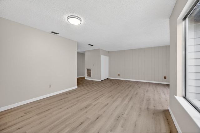 7998 Caceres Way, Sacramento, CA 95823