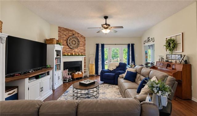 2135 Spring Grove E, Mobile, AL 36695