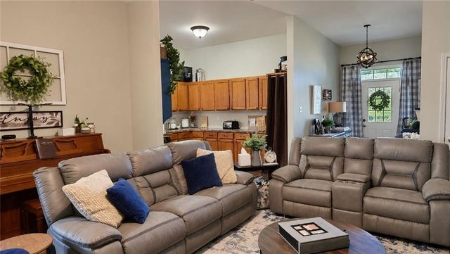 2135 Spring Grove E, Mobile, AL 36695
