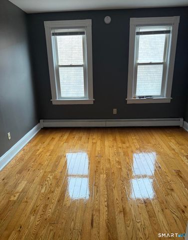 1018 Hancock Avenue 3L, Bridgeport, CT 06605
