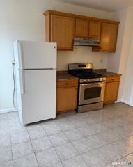 1018 Hancock Avenue 3L, Bridgeport, CT 06605