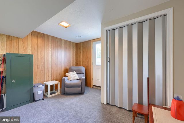 91 BUCHLAND RD, Ephrata, PA 17522