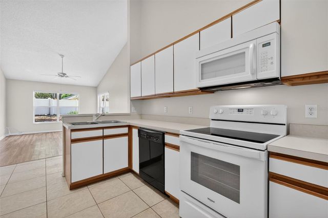 2615 MAYWOOD ST, Eustis, FL 32726