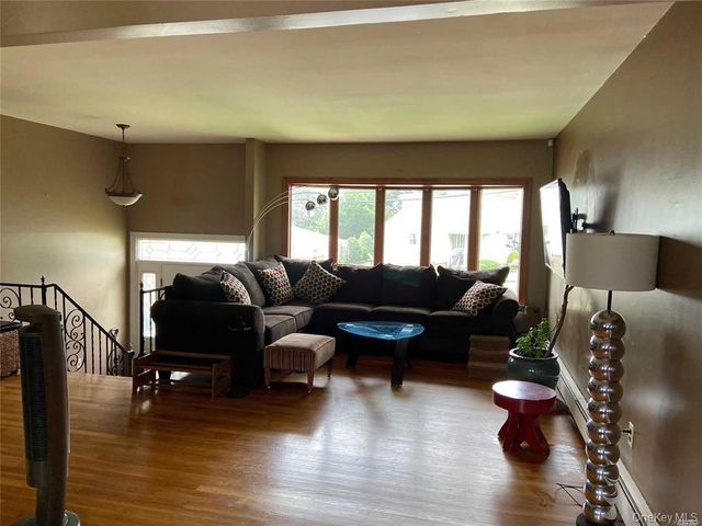 2861 Terrell Avenue, Oceanside, NY 11572