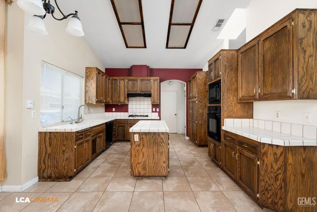 3515 Bathurst Avenue, Bakersfield, CA 93313