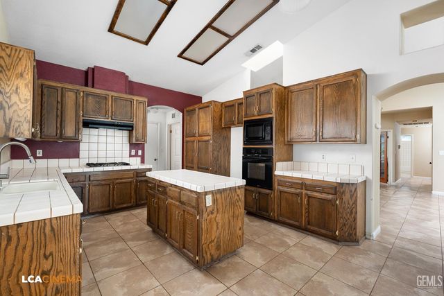 3515 Bathurst Avenue, Bakersfield, CA 93313