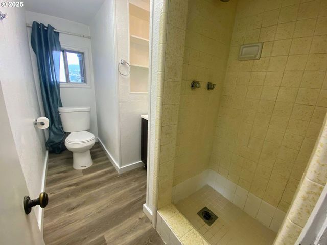522 Se HILLSIDE Dr, Roseburg, OR 97470
