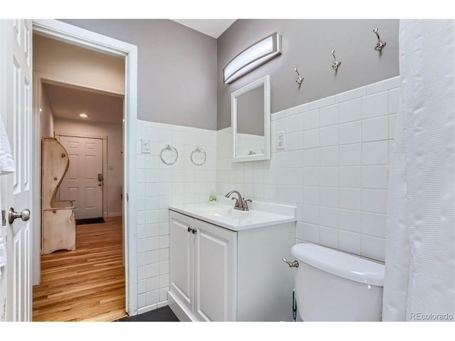 1525 S Bellaire St, Denver, CO 80222