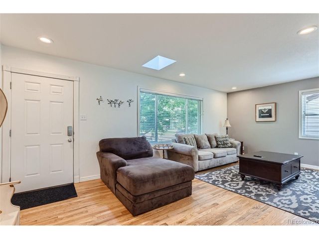 1525 S Bellaire St, Denver, CO 80222