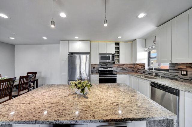 516 Osprey Drive 16c, Delray Beach, FL 33444