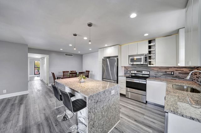 516 Osprey Drive 16c, Delray Beach, FL 33444